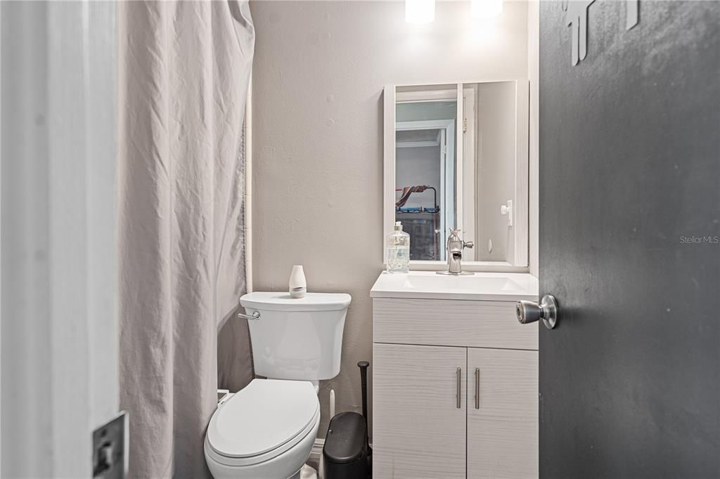 На продажу: $235,000 (3 спален, 2 ванн, 1056 Квадратных фут)