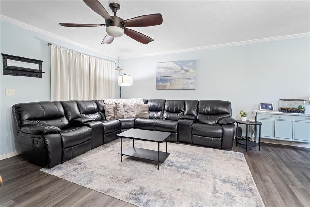 На продажу: $235,000 (3 спален, 2 ванн, 1056 Квадратных фут)