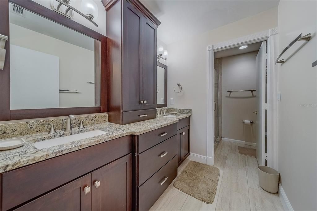 出租: $3,900 (2 贝兹, 2 浴室, 1630 平方英尺)