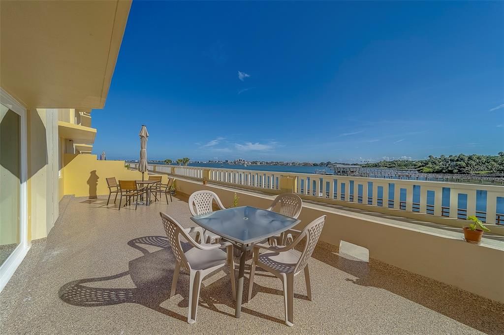 出租: $3,900 (2 贝兹, 2 浴室, 1630 平方英尺)