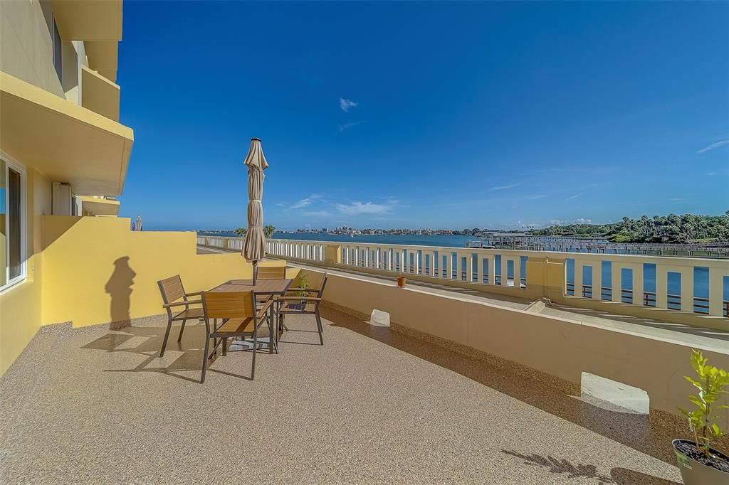 出租: $3,900 (2 贝兹, 2 浴室, 1630 平方英尺)