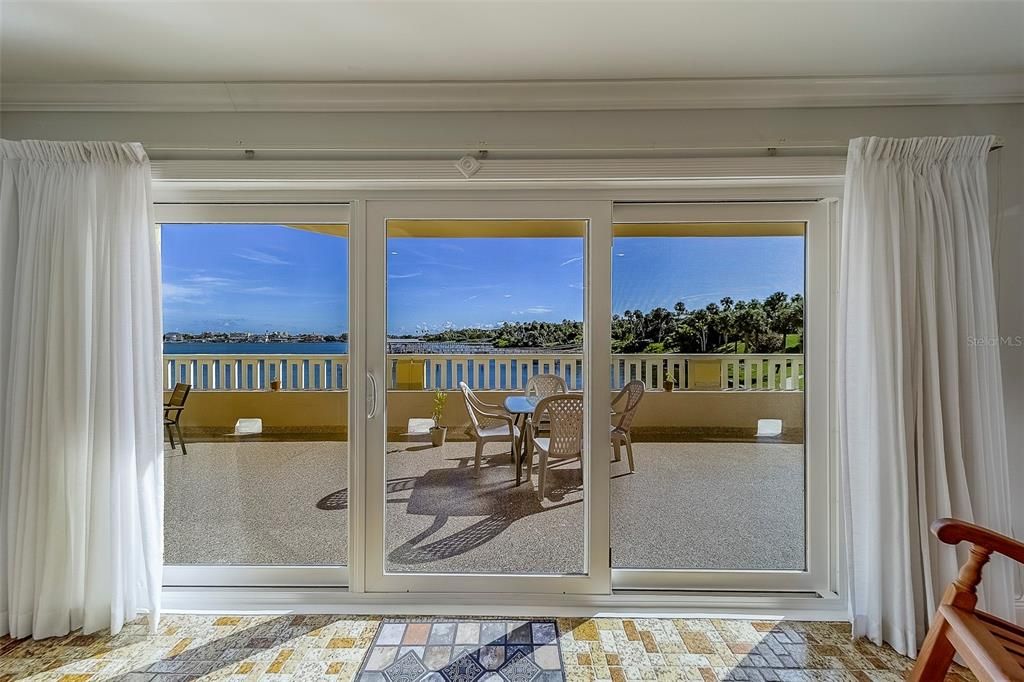 出租: $3,900 (2 贝兹, 2 浴室, 1630 平方英尺)