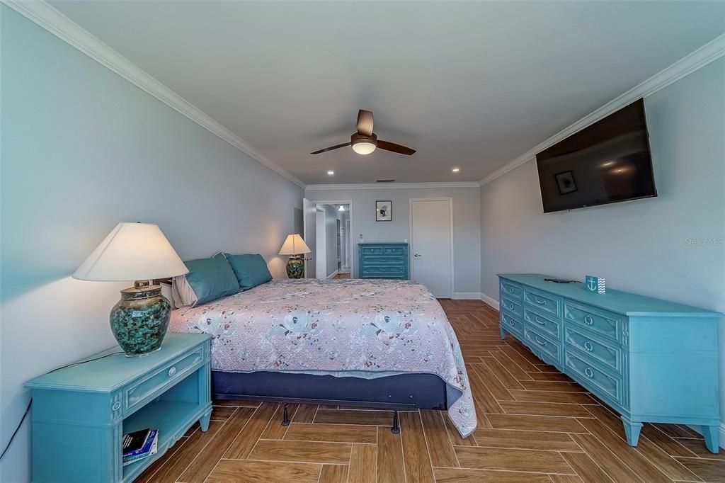 出租: $3,900 (2 贝兹, 2 浴室, 1630 平方英尺)