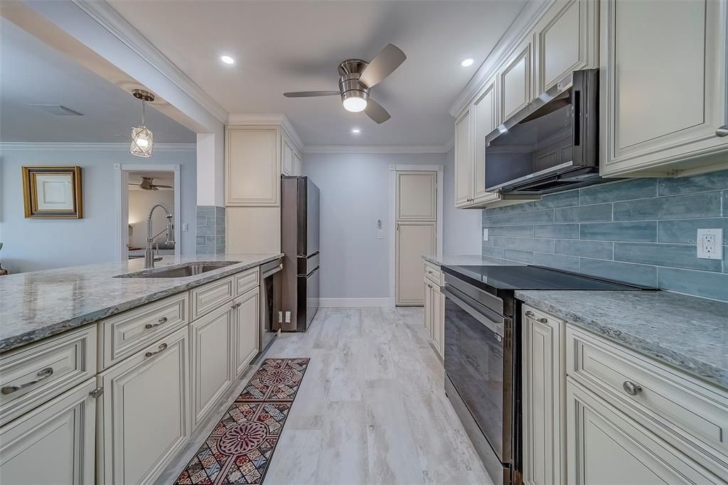 出租: $3,900 (2 贝兹, 2 浴室, 1630 平方英尺)