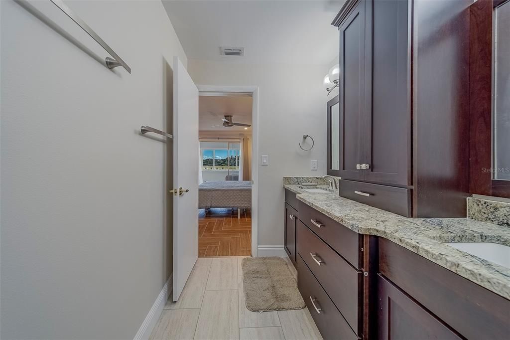 出租: $3,900 (2 贝兹, 2 浴室, 1630 平方英尺)