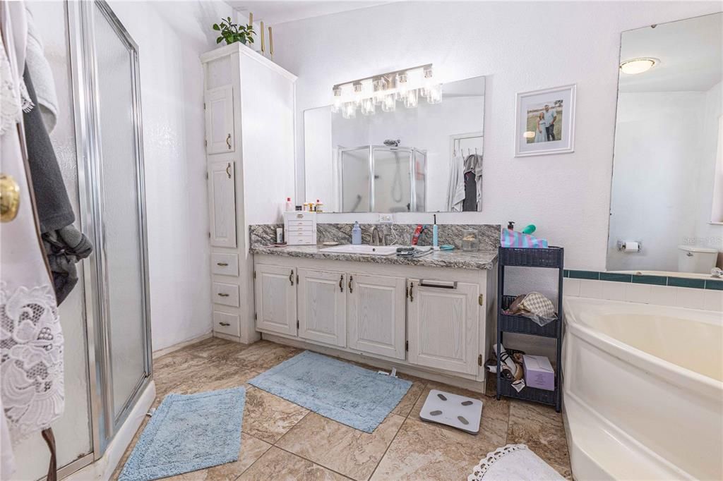 Active With Contract: $475,000 (3 beds, 2 baths, 1716 Square Feet)