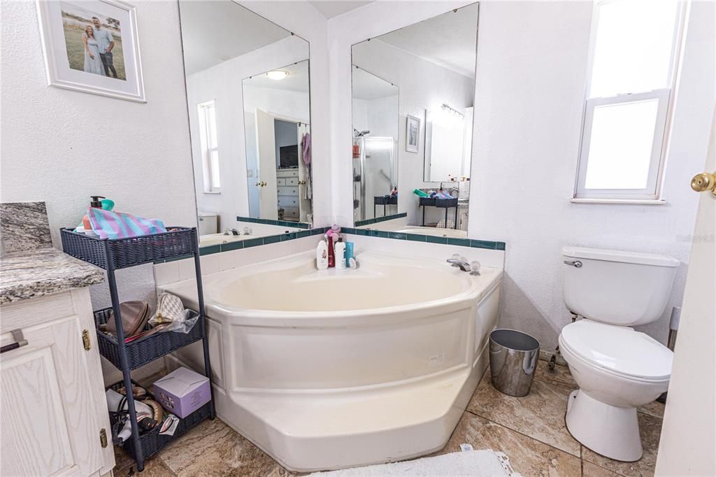 Active With Contract: $475,000 (3 beds, 2 baths, 1716 Square Feet)