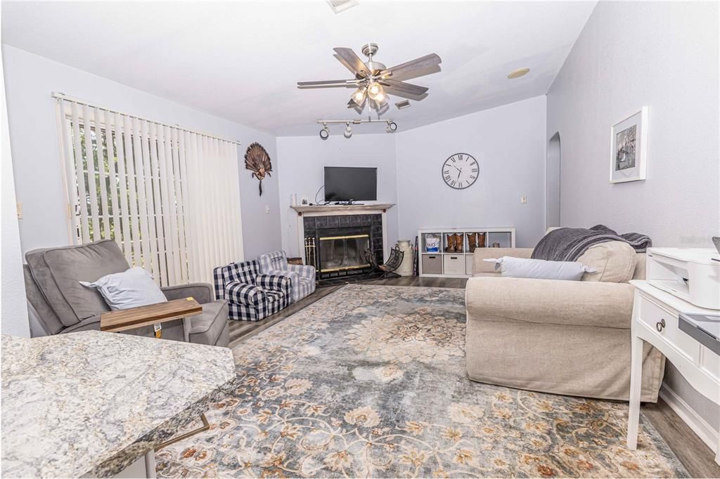 Active With Contract: $475,000 (3 beds, 2 baths, 1716 Square Feet)