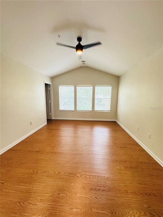 合同活跃: $2,500 (3 贝兹, 2 浴室, 1668 平方英尺)