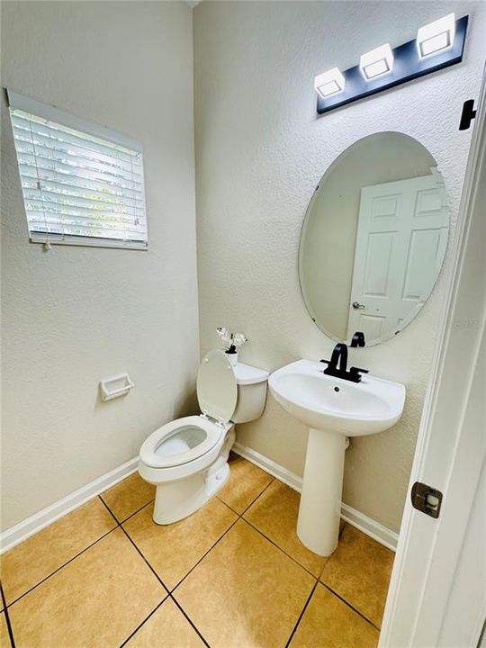 合同活跃: $2,500 (3 贝兹, 2 浴室, 1668 平方英尺)