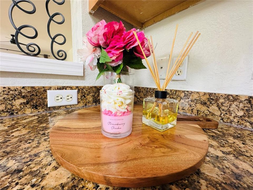 合同活跃: $2,500 (3 贝兹, 2 浴室, 1668 平方英尺)