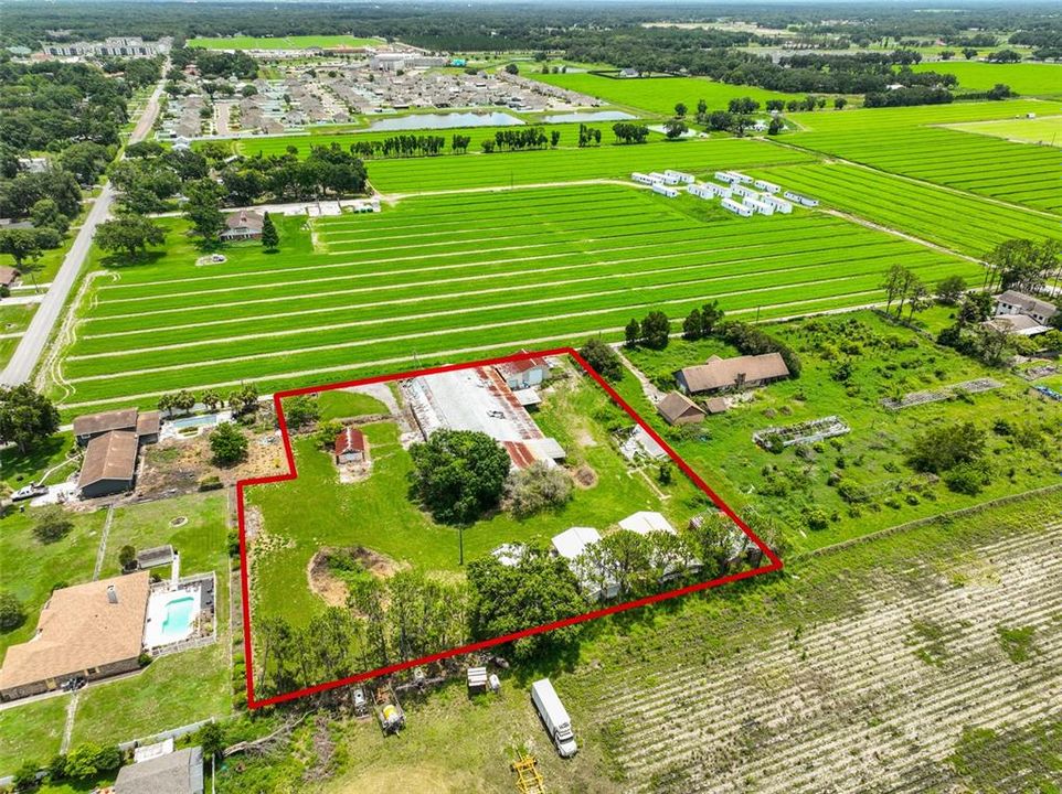 Activo con contrato: $289,000 (3 camas, 4 baños, 16654 Pies cuadrados)