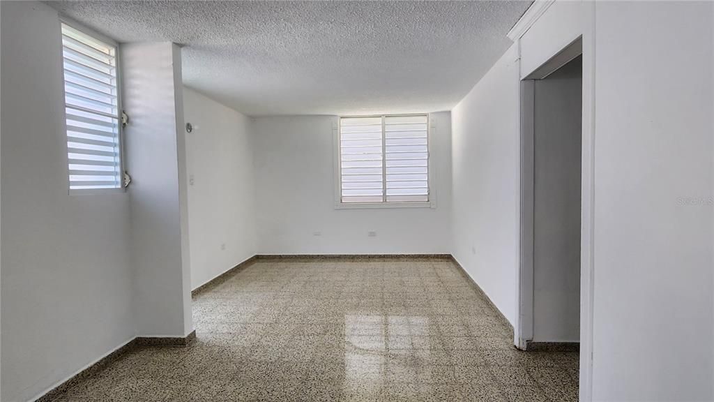 Недавно продано: $168,000 (3 спален, 1 ванн, 800 Квадратных фут)