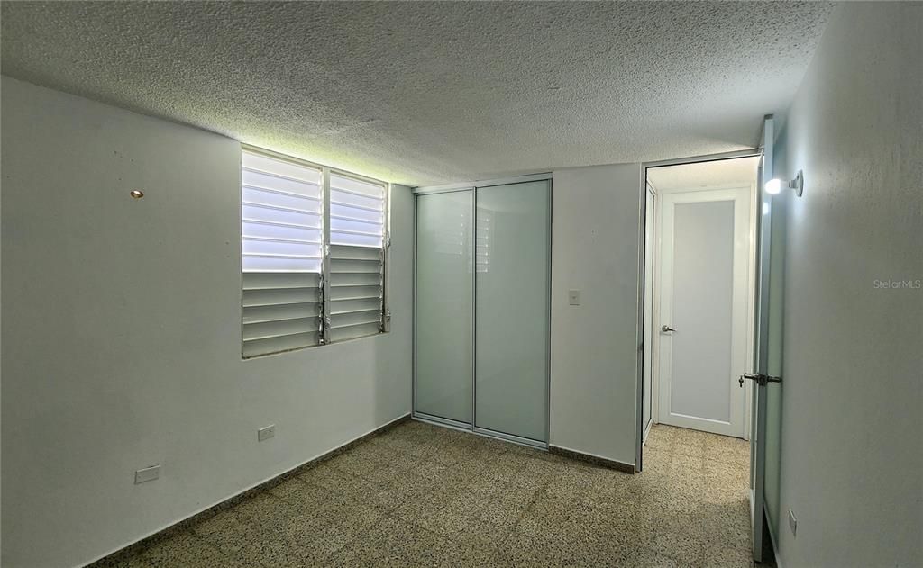 Недавно продано: $168,000 (3 спален, 1 ванн, 800 Квадратных фут)