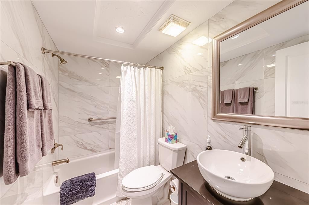 For Rent: $4,000 (2 beds, 2 baths, 958 Square Feet)