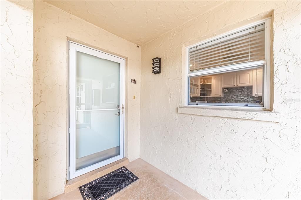 For Rent: $4,000 (2 beds, 2 baths, 958 Square Feet)
