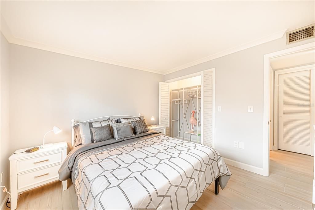 For Rent: $4,000 (2 beds, 2 baths, 958 Square Feet)