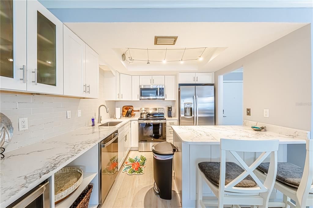 For Rent: $4,000 (2 beds, 2 baths, 958 Square Feet)