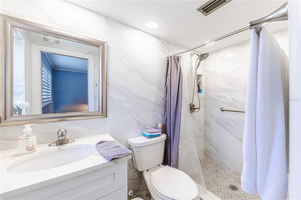 For Rent: $4,000 (2 beds, 2 baths, 958 Square Feet)