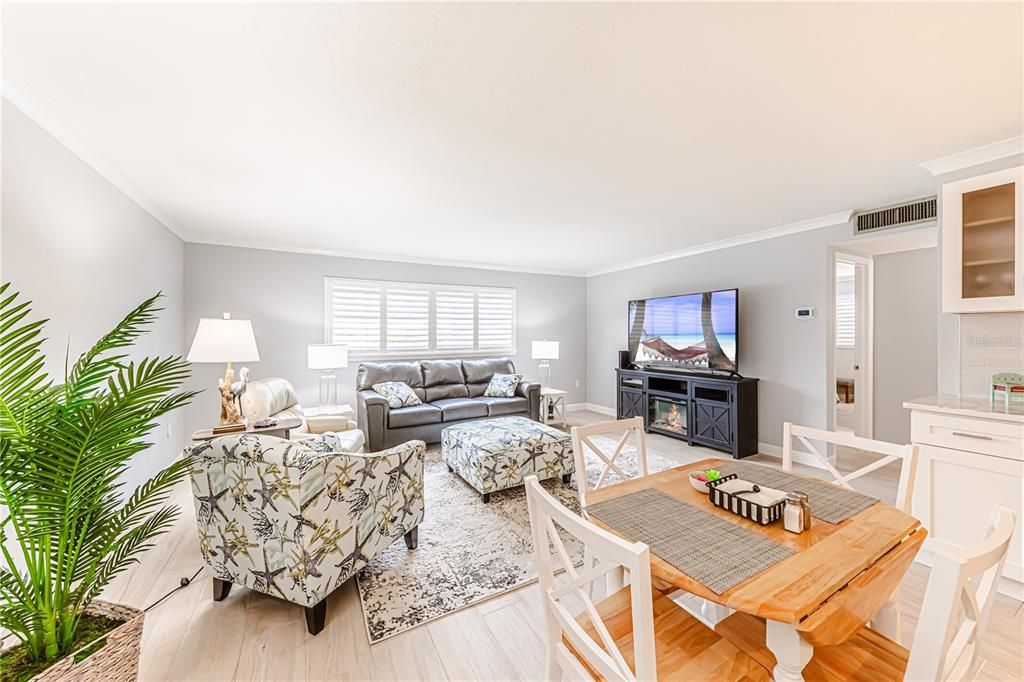 For Rent: $4,000 (2 beds, 2 baths, 958 Square Feet)
