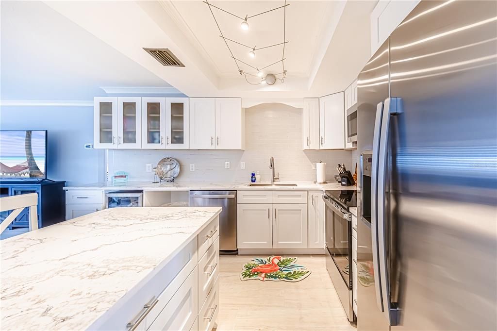 For Rent: $4,000 (2 beds, 2 baths, 958 Square Feet)