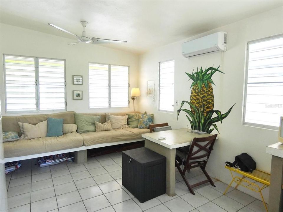 На продажу: $187,000 (1 спален, 1 ванн, 625 Квадратных фут)