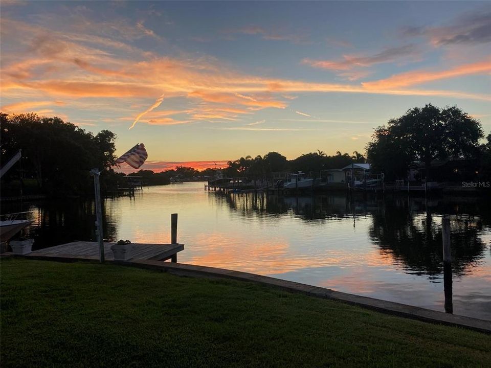 合同活跃: $775,000 (3 贝兹, 2 浴室, 2339 平方英尺)