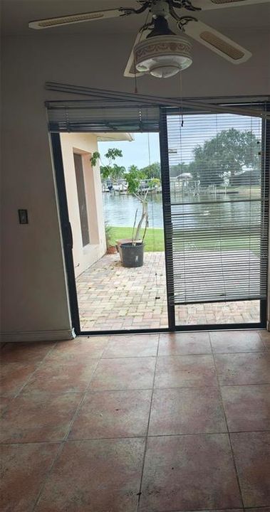 合同活跃: $775,000 (3 贝兹, 2 浴室, 2339 平方英尺)