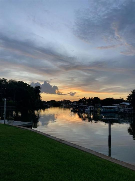 合同活跃: $775,000 (3 贝兹, 2 浴室, 2339 平方英尺)