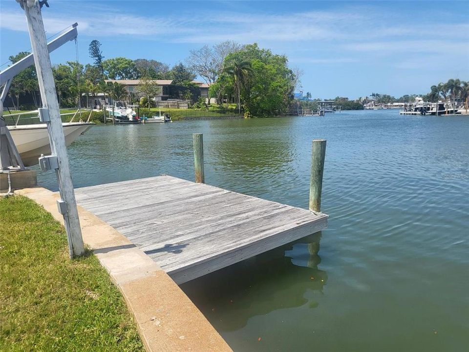 合同活跃: $775,000 (3 贝兹, 2 浴室, 2339 平方英尺)