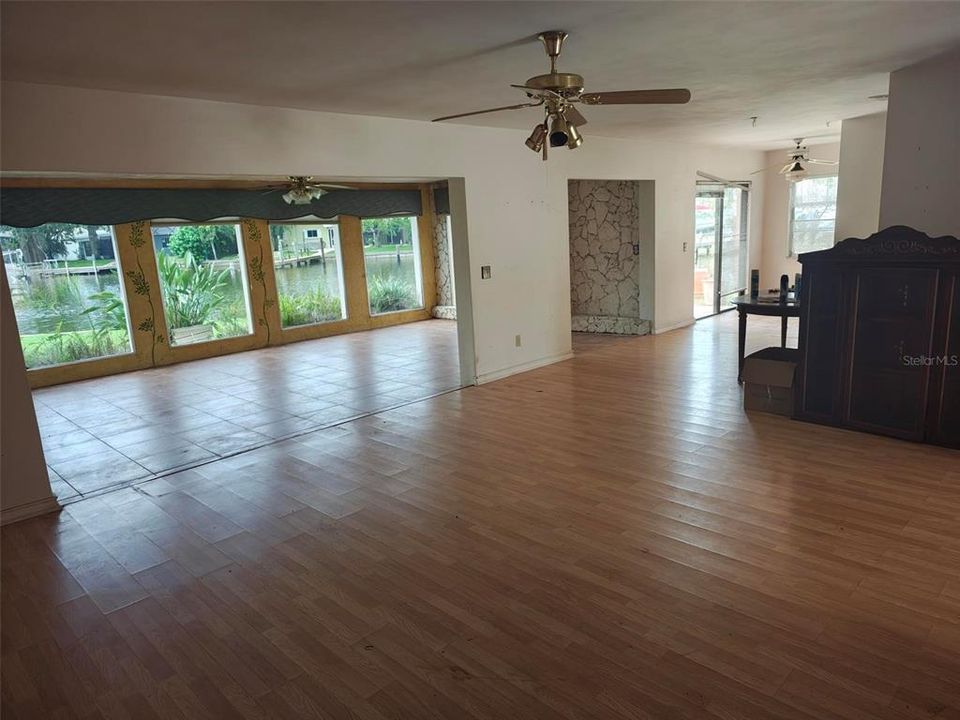 合同活跃: $775,000 (3 贝兹, 2 浴室, 2339 平方英尺)