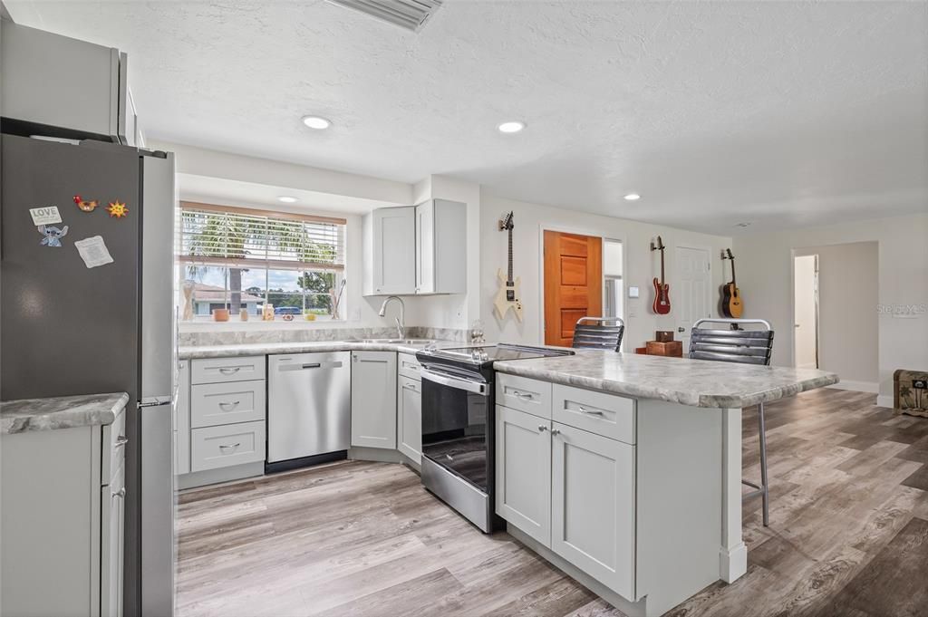 На продажу: $450,000 (2 спален, 2 ванн, 1343 Квадратных фут)