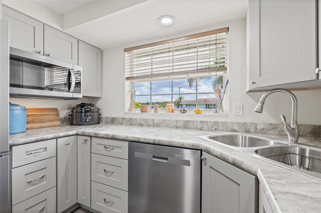 На продажу: $450,000 (2 спален, 2 ванн, 1343 Квадратных фут)