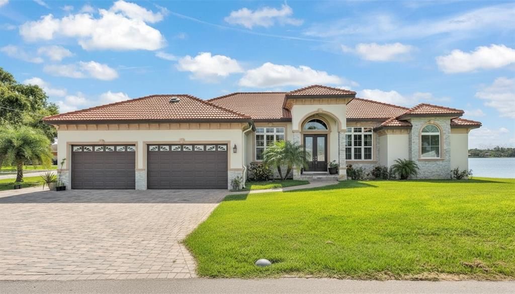 For Sale: $999,999 (4 beds, 4 baths, 3050 Square Feet)