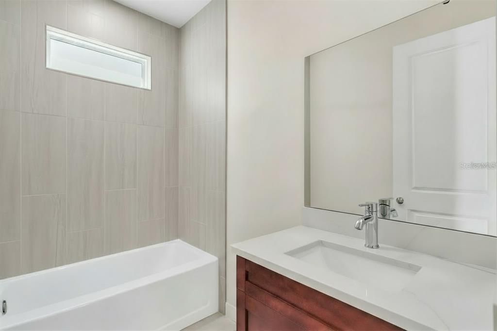 For Sale: $999,999 (4 beds, 4 baths, 3050 Square Feet)