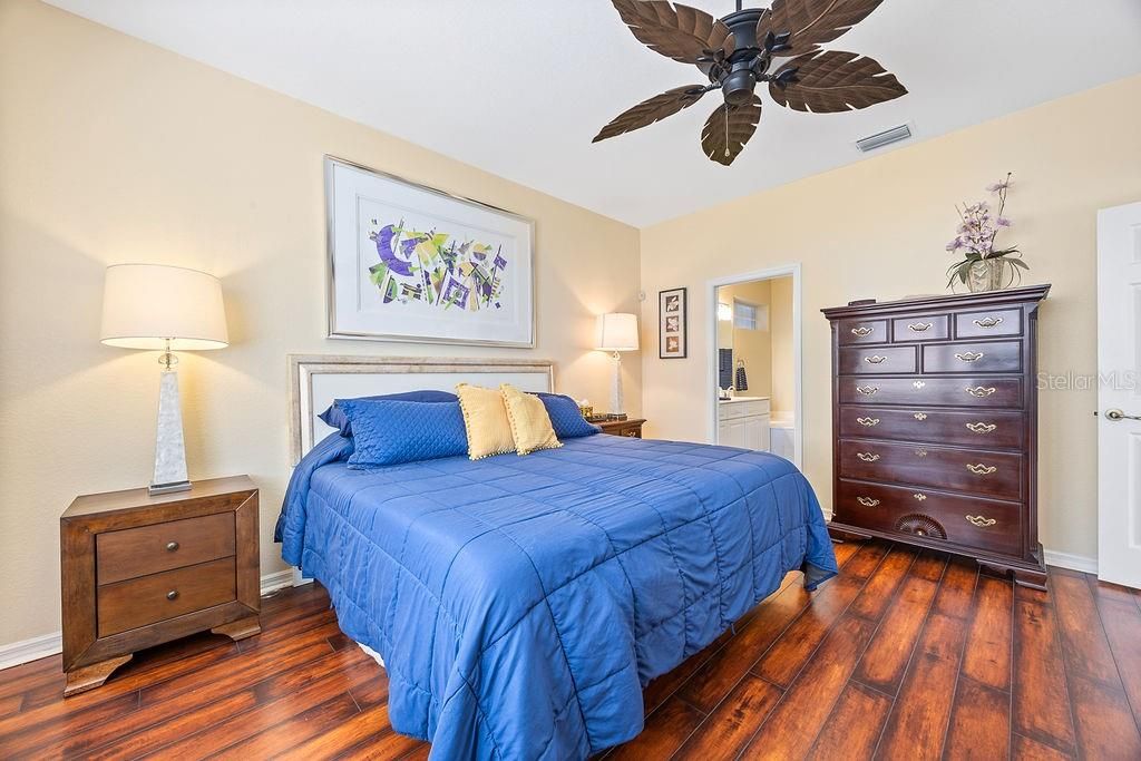 For Sale: $570,000 (3 beds, 2 baths, 2037 Square Feet)