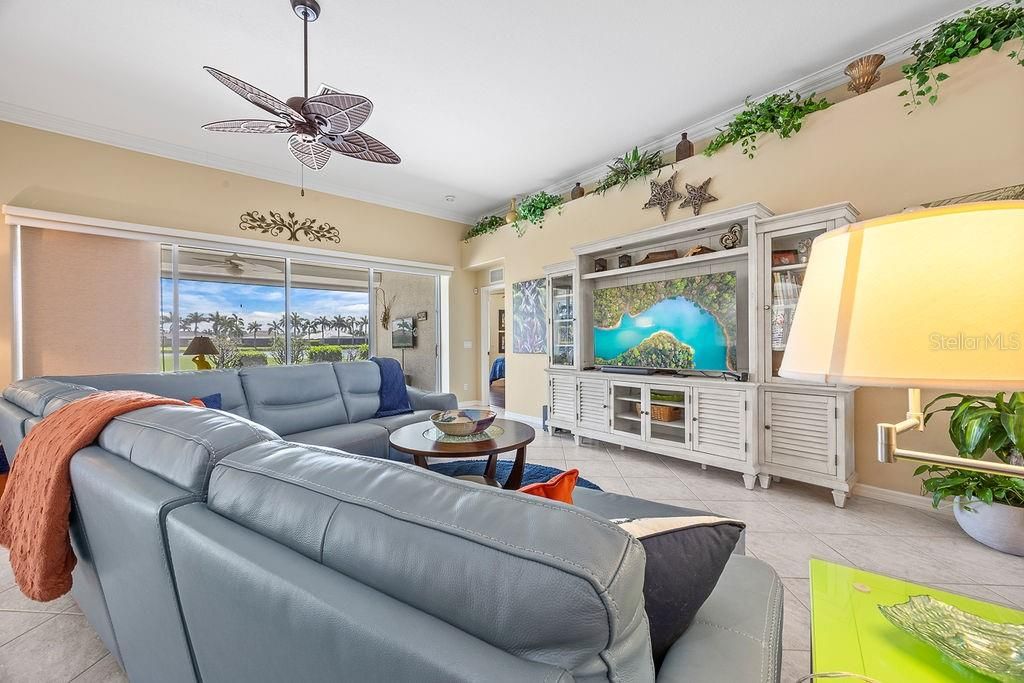 For Sale: $570,000 (3 beds, 2 baths, 2037 Square Feet)