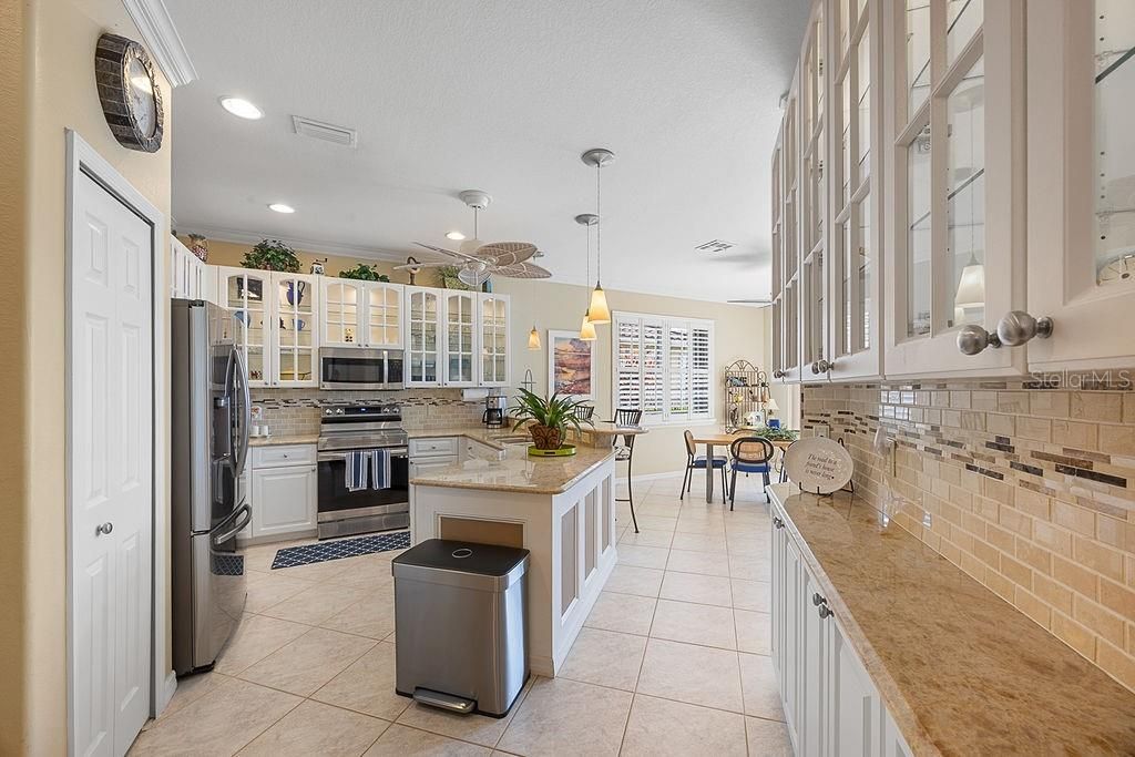 For Sale: $570,000 (3 beds, 2 baths, 2037 Square Feet)