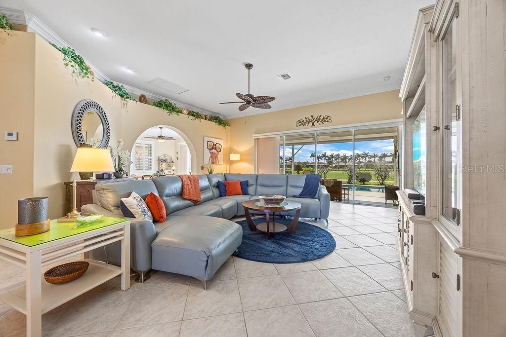 For Sale: $570,000 (3 beds, 2 baths, 2037 Square Feet)