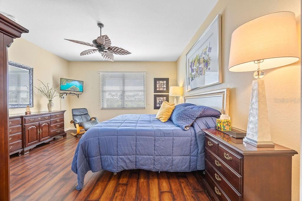 For Sale: $570,000 (3 beds, 2 baths, 2037 Square Feet)