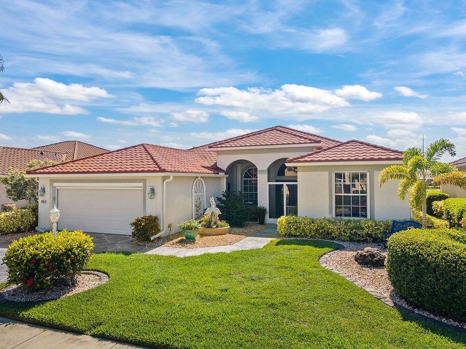 For Sale: $570,000 (3 beds, 2 baths, 2037 Square Feet)