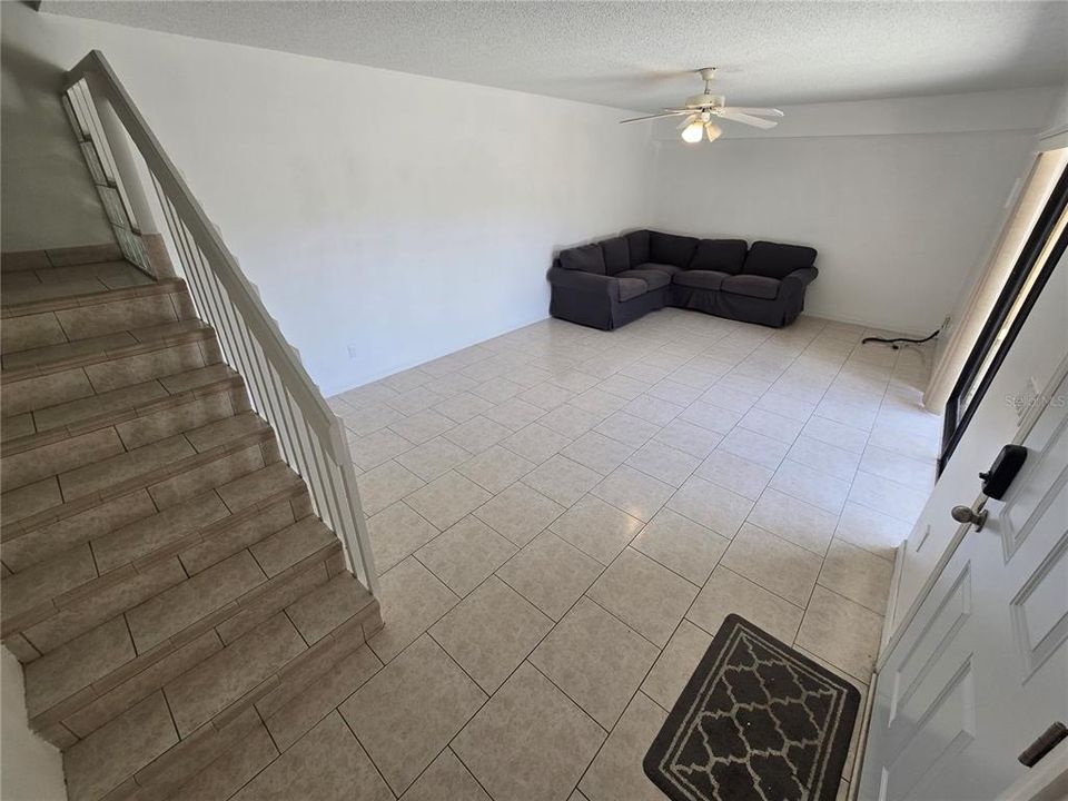 Activo con contrato: $215,000 (2 camas, 2 baños, 1285 Pies cuadrados)