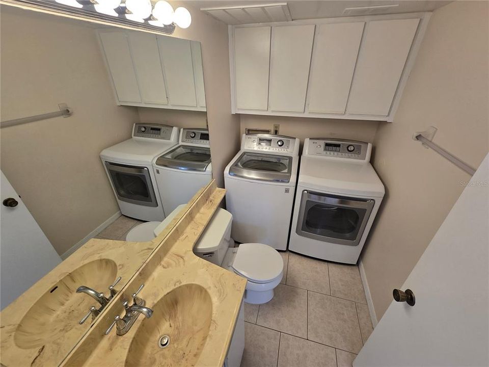 Activo con contrato: $215,000 (2 camas, 2 baños, 1285 Pies cuadrados)