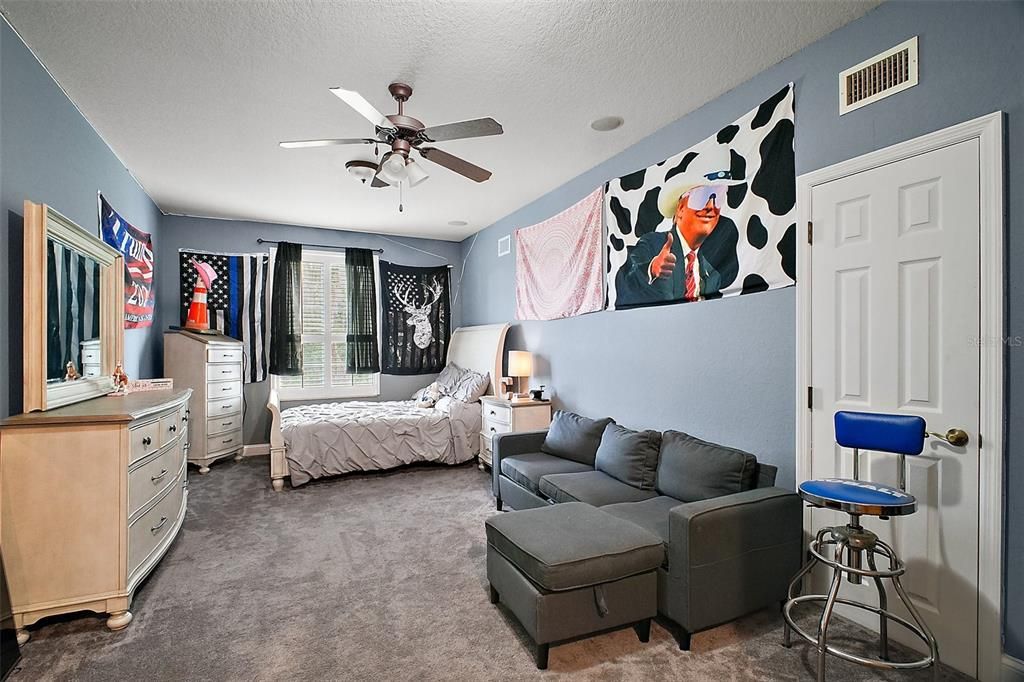 For Sale: $1,100,000 (4 beds, 4 baths, 2615 Square Feet)