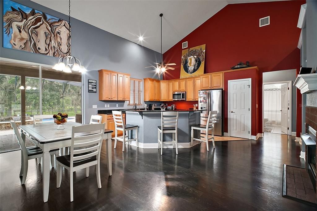 For Sale: $1,100,000 (4 beds, 4 baths, 2615 Square Feet)