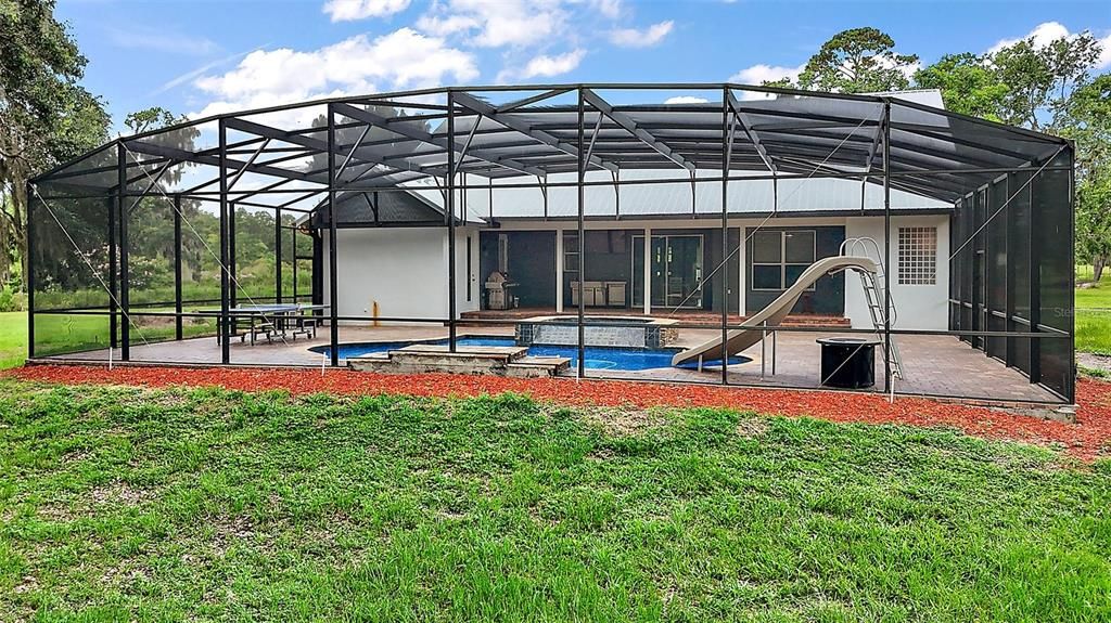 For Sale: $1,100,000 (4 beds, 4 baths, 2615 Square Feet)