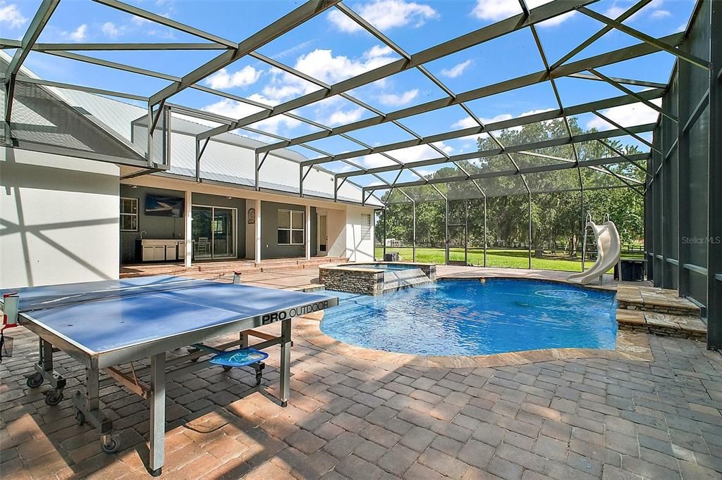 For Sale: $1,100,000 (4 beds, 4 baths, 2615 Square Feet)