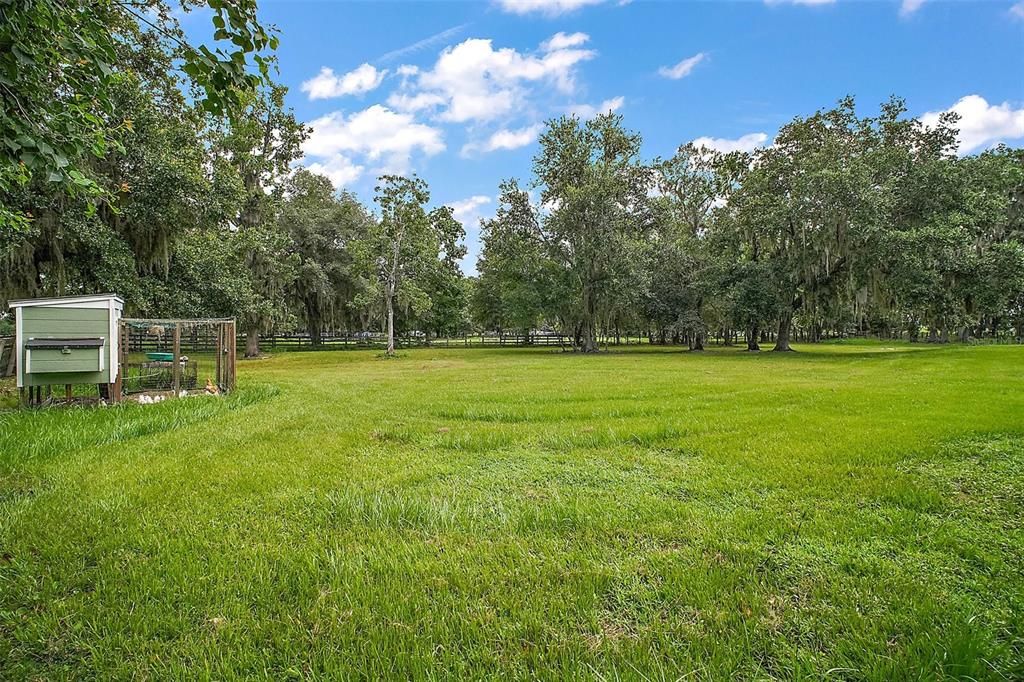 For Sale: $1,100,000 (4 beds, 4 baths, 2615 Square Feet)