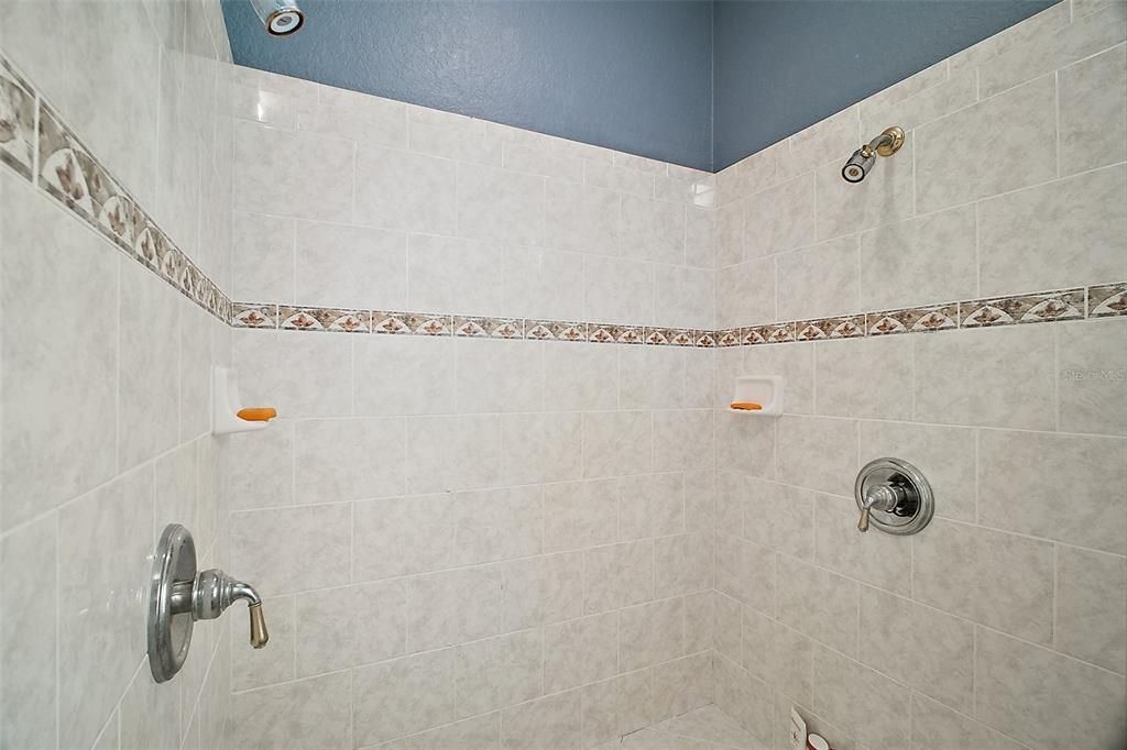 For Sale: $1,100,000 (4 beds, 4 baths, 2615 Square Feet)