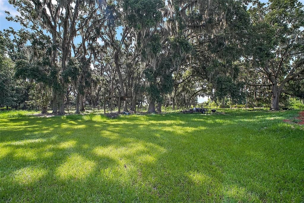 For Sale: $1,100,000 (4 beds, 4 baths, 2615 Square Feet)